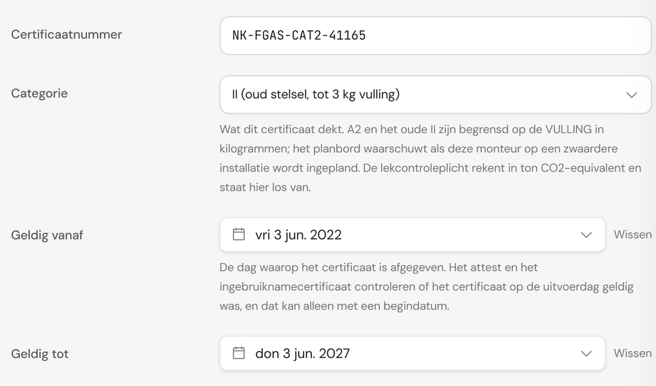 Een monteur in Fikst met het F-gassencertificaat: nummer, categorie II en geldig van 3 juni 2022 tot 3 juni 2027.
